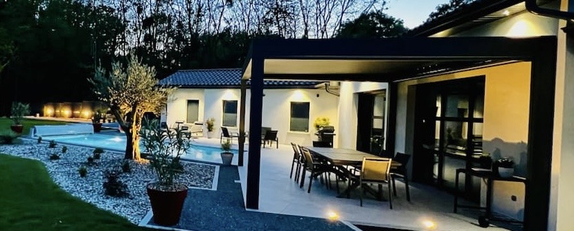 Carrelage d'une terrasse et d'un tour de piscine