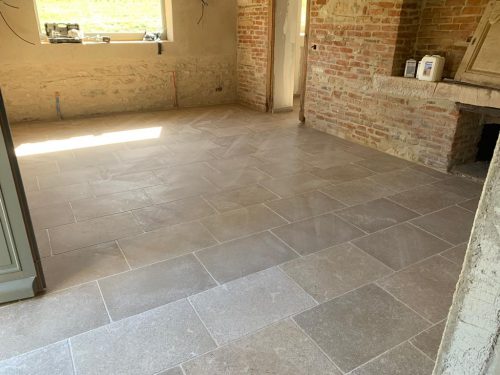 pose de carrelage en pierre naturelle