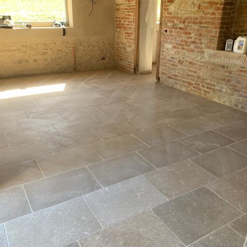 pose de carrelage en pierre naturelle
