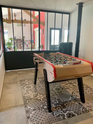 Carrelage dans une salle de jeu