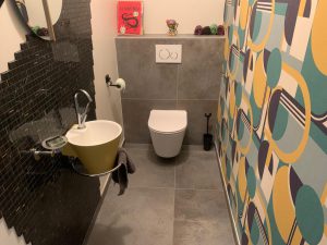 Carrelage dans toilettes