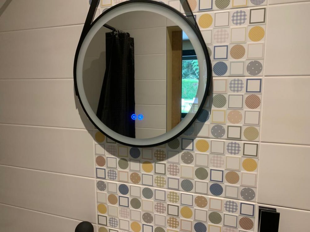 Carrelage avec motifs colorés