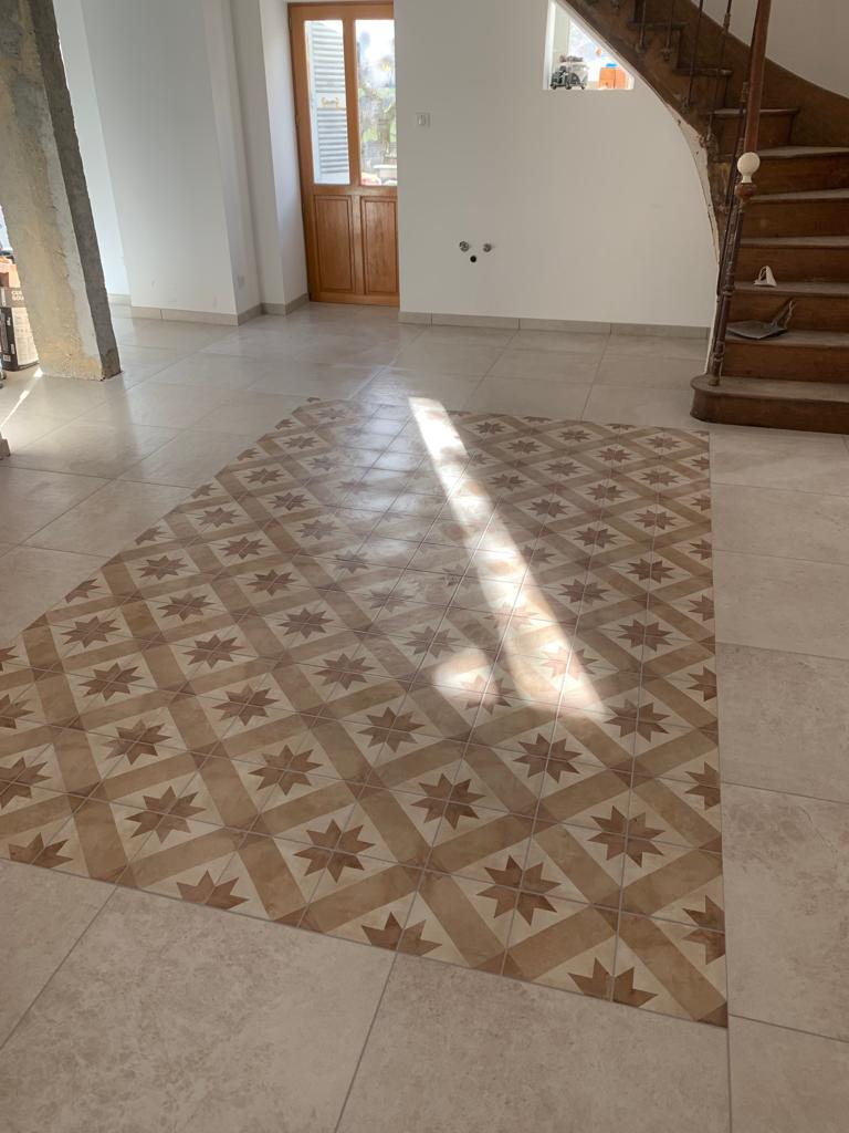 Motifs traditionnels et carreaux modernes
