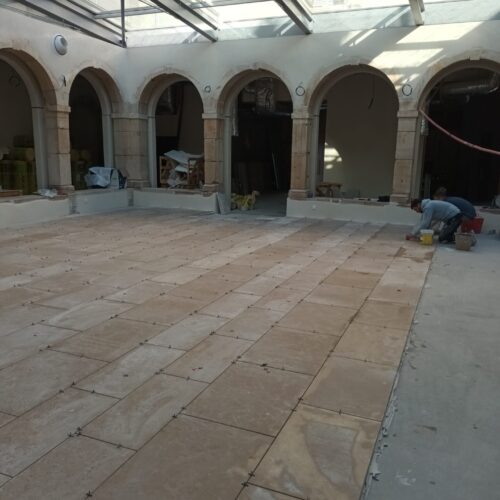 Les Halles à Macon - en cours de pose